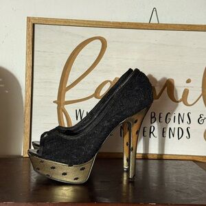 Elegant Black and Gold Peep-Toe Heels